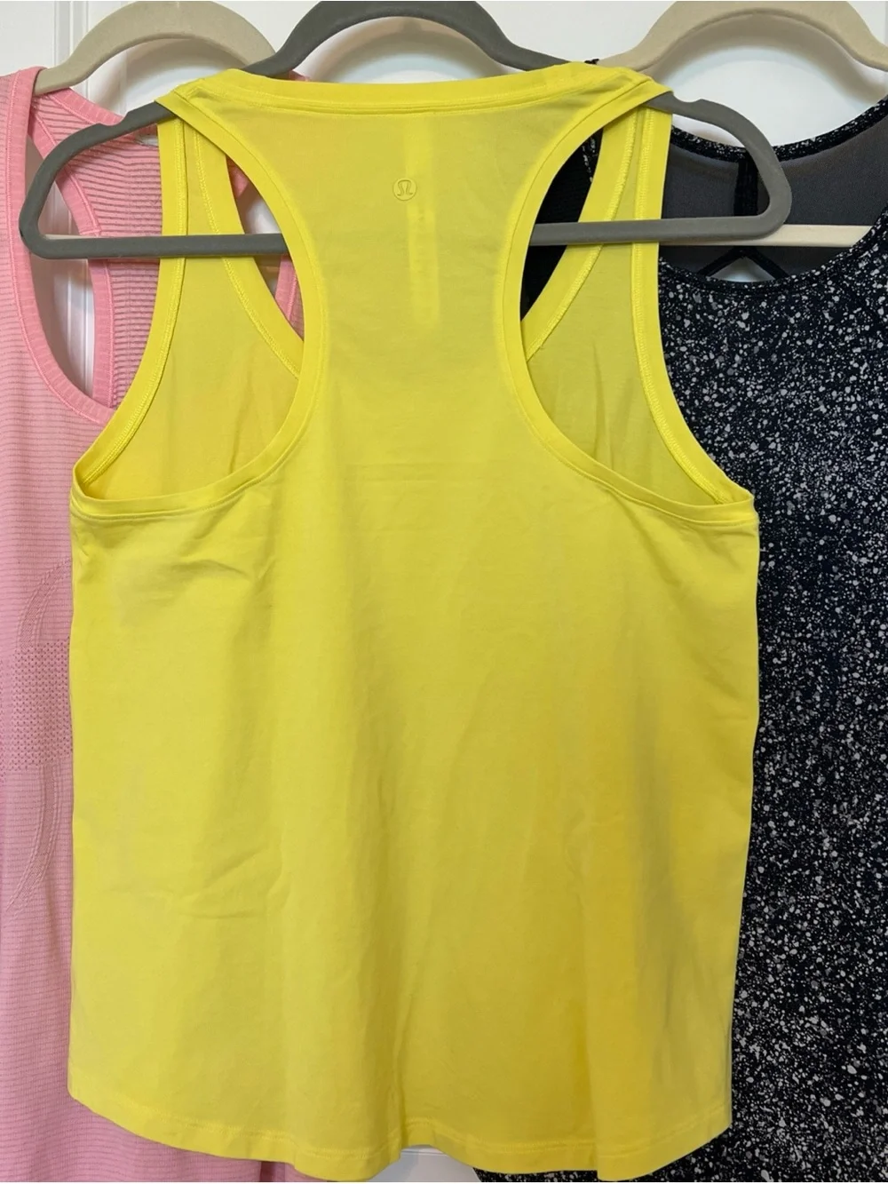 Lululemon Women’s Tie-Dye Sports Bra & 3 Tank Tops Set sz.8 very good
